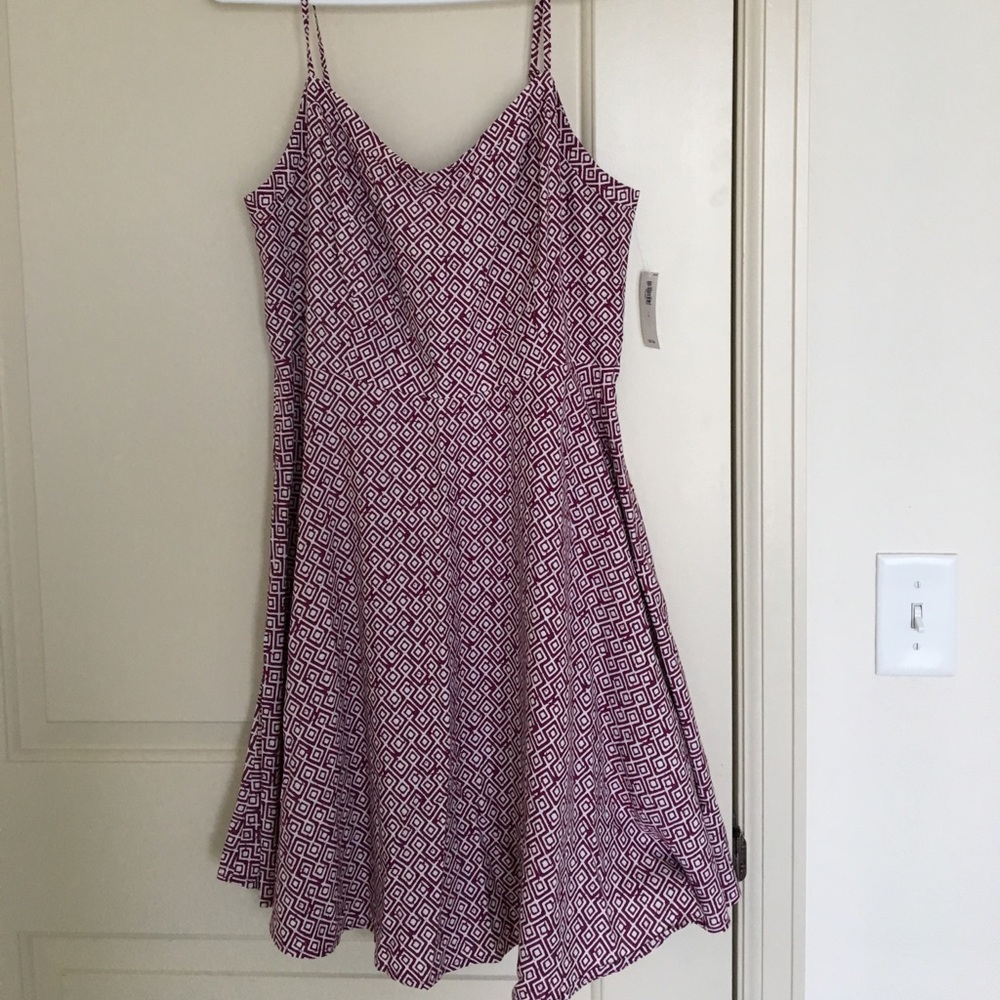 NWT fit and flare summer dress. Geometric print