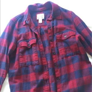 ✨   Comfy red and blue flannel ✨