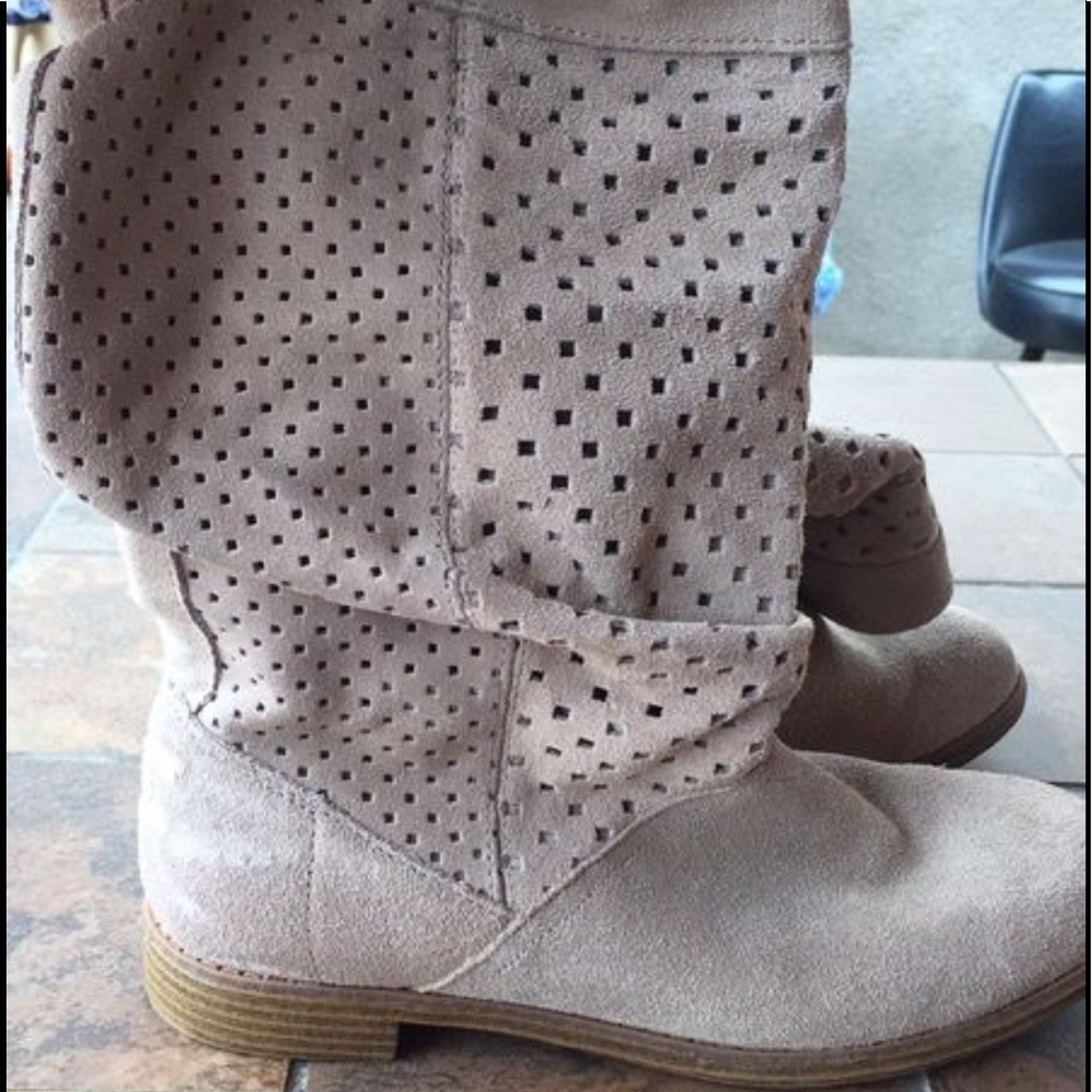 TOMS boots