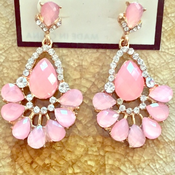 Jewelry - NWT Blossom Rose Pearl Drop Chandelier Earrings