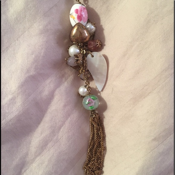 Cute gold necklace - Picture 2 of 2