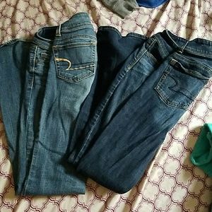 2 pairs of American Eagle size 00 jeans