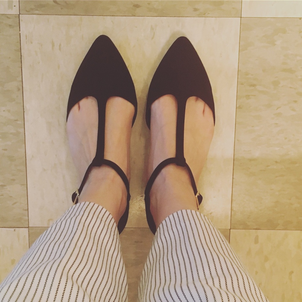 Last 2! Black T-Strap Flats Faux Suede Pointed Toe - Picture 7 of 8