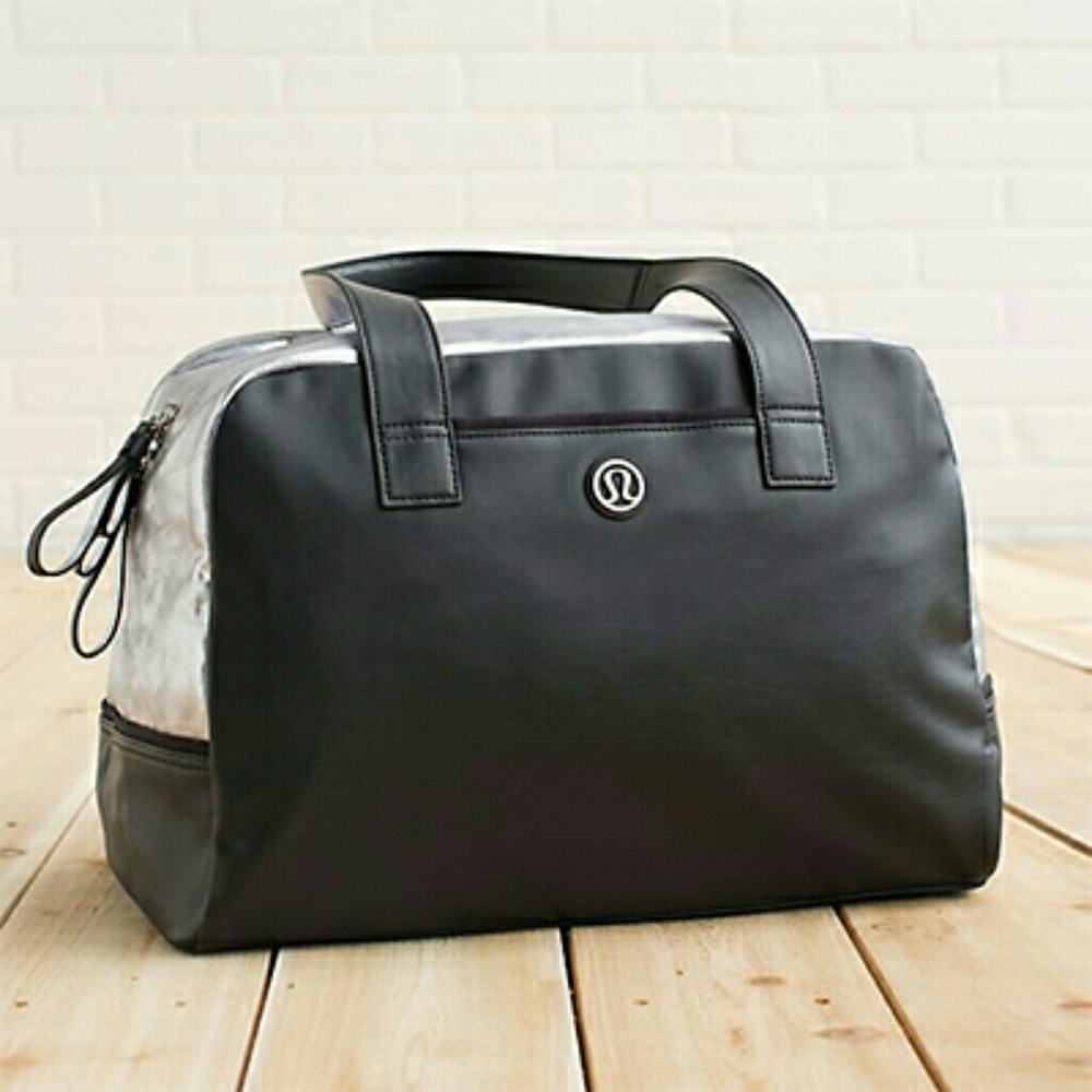 LIKE NEW lululemon urban sanctuary bag