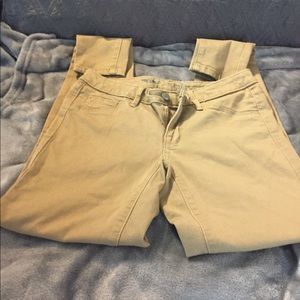 Khaki skinny jegging