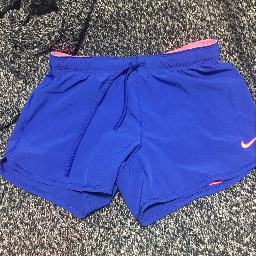 Nike lady's shorts