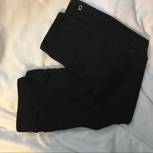 Black Gap gfast Capri leggings