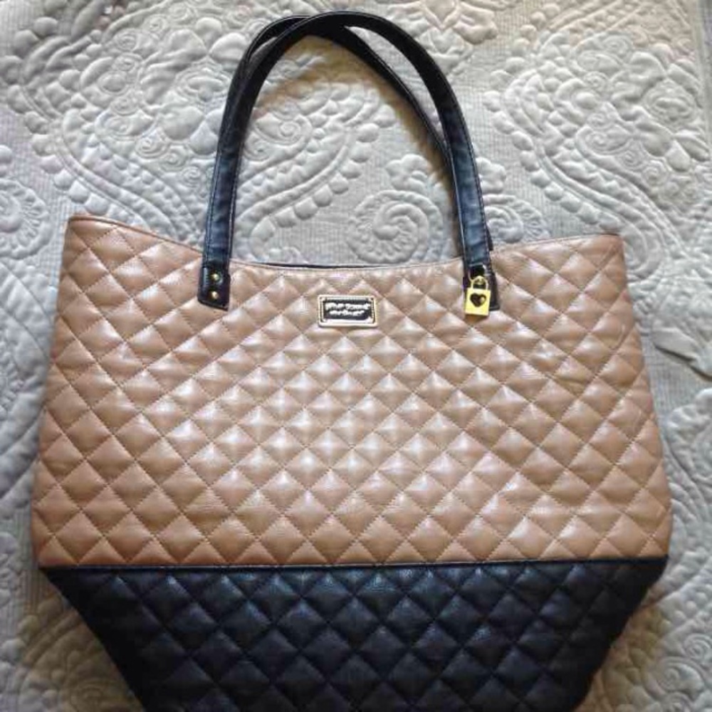Betsy Johnson hand bag