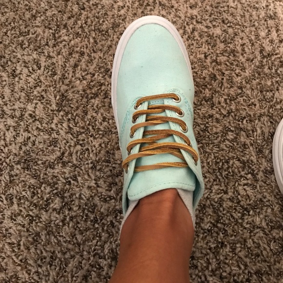 Authentic Vans - Picture 2 of 3