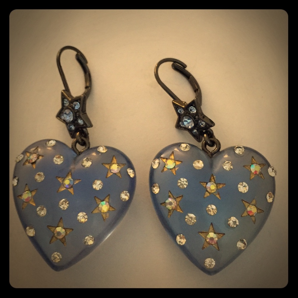❌SOLD❌ Betsy Johnson heart earrings