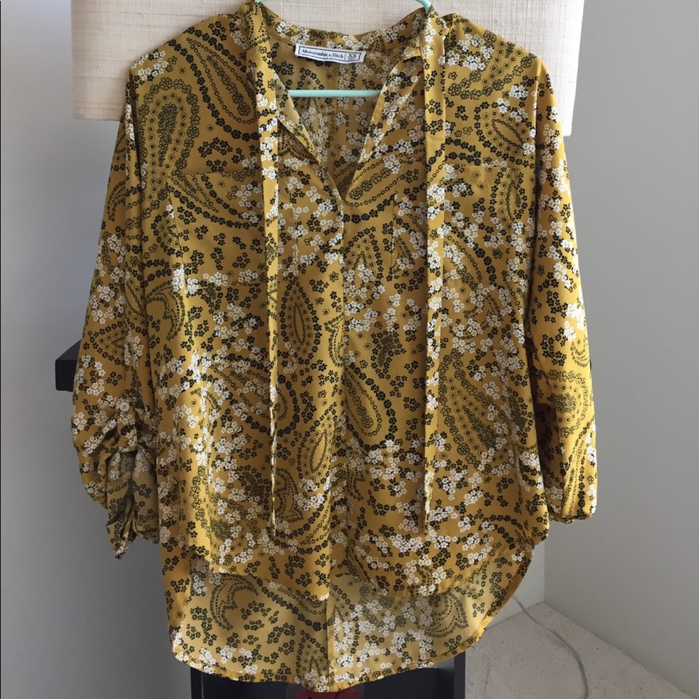 Like new floral blouse
