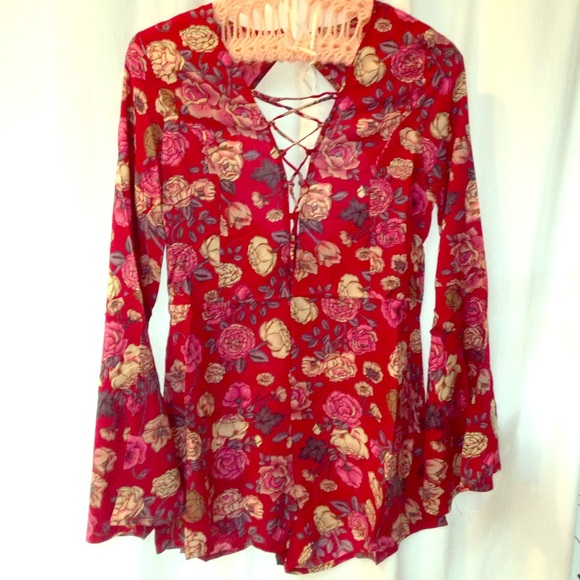 *Final Price* floral bell sleeve plunge romper - Picture 2 of 5