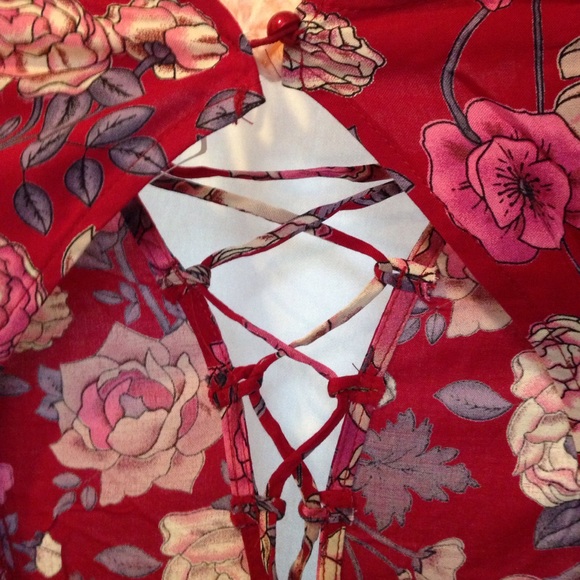 *Final Price* floral bell sleeve plunge romper - Picture 5 of 5