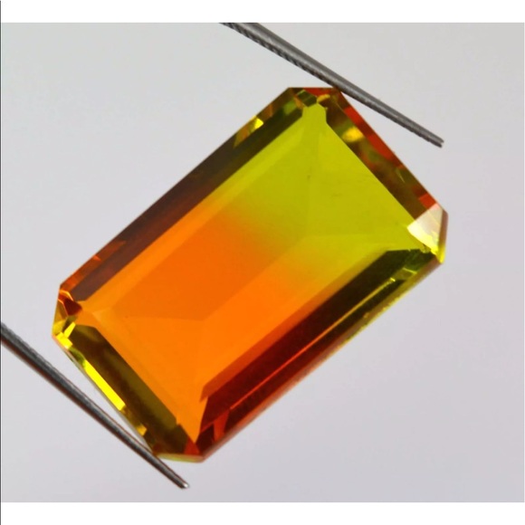 30 Carat Natural Alexandrite with Certificate - Picture 2 of 4