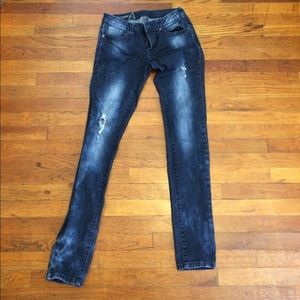 🦄Super soft,  stretchy dark blue jeans.🦄