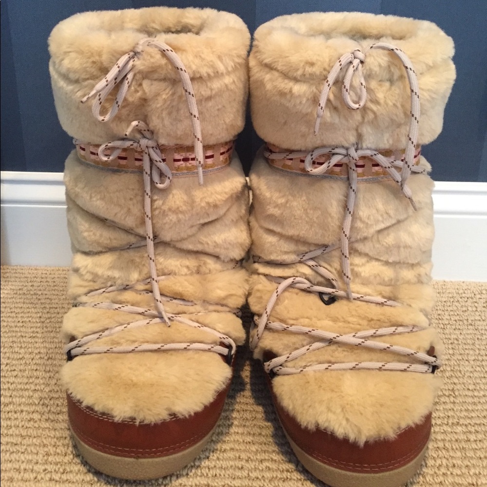 Marc Jacobs tan leather and fur "moon boots" sz M