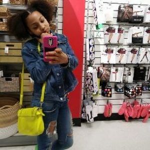 Meet your Posher, Abigail