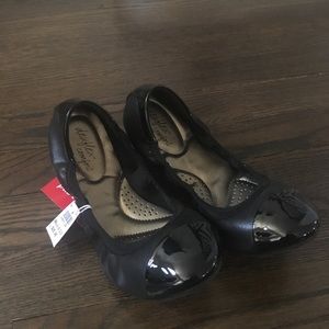 Dexflex black ballet flats