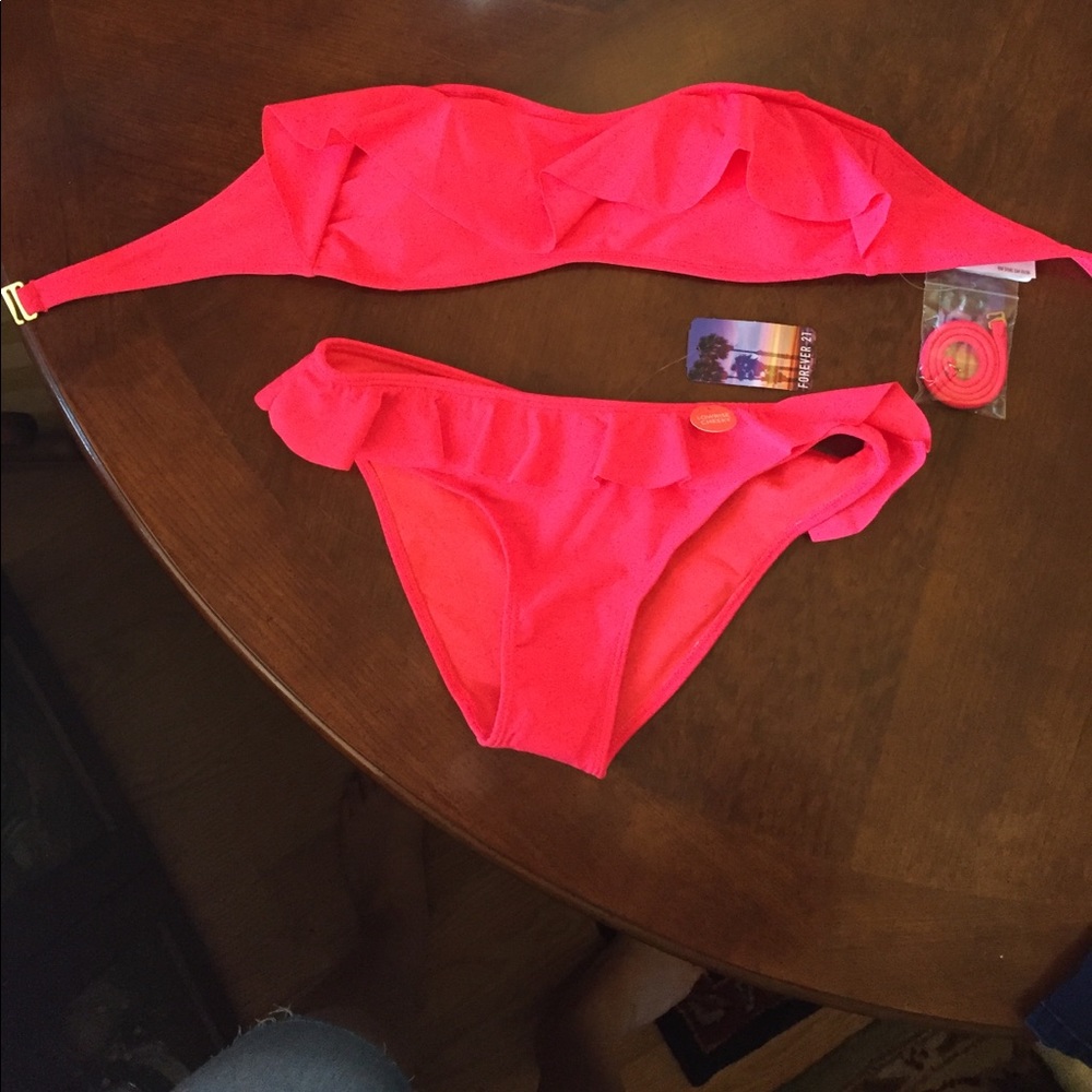 New!! 💗💖Fluorescent Pink 👙Bikini! Never worn!