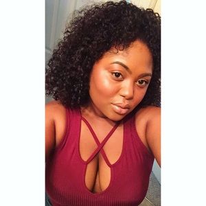 Meet your Posher, Ebony