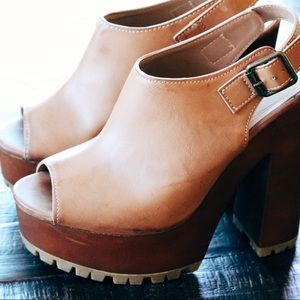 Tan Platforms