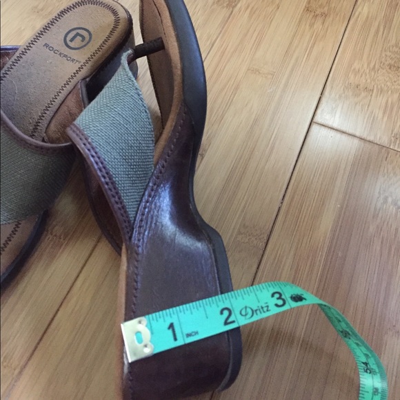 CAMOUFLAGE GREEN THONGS WITH BROWN LEATHER TRIM - Picture 5 of 5