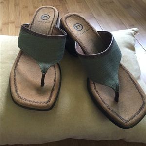 CAMOUFLAGE GREEN THONGS WITH BROWN LEATHER TRIM