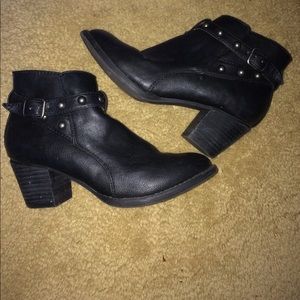 American eagle booties