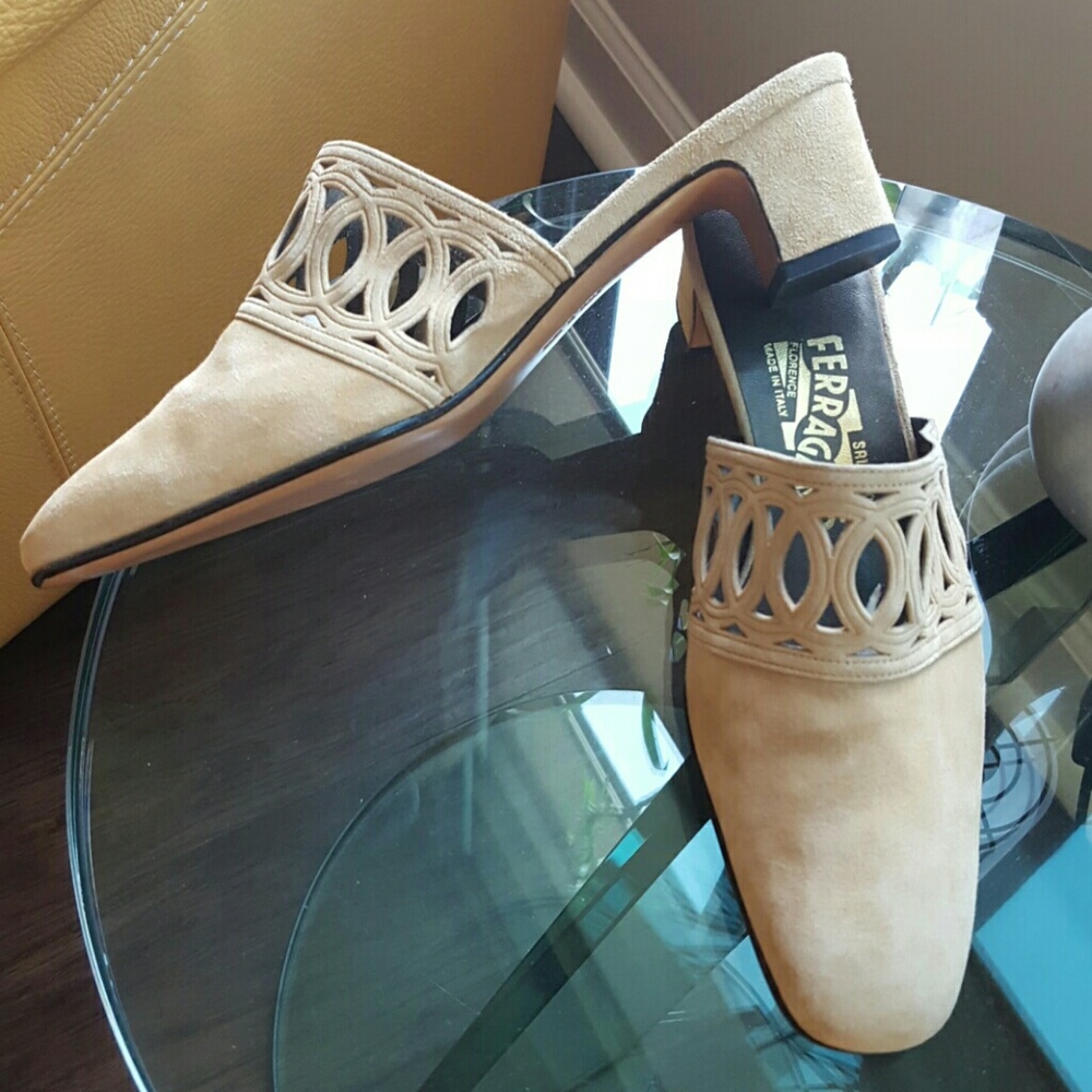 SOLD!!!!!🔔NWOT Ferragamo Mules!