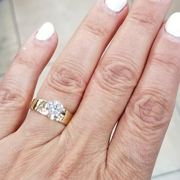 1.5ct Solitaire Yellow Gold Engagement Ring - Picture 5 of 8