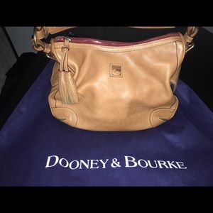 Dooney & Bourke Medium Shouder Bag