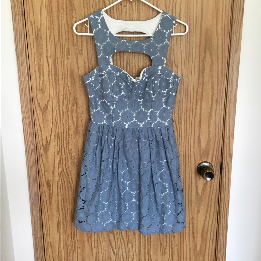 Cute dress!