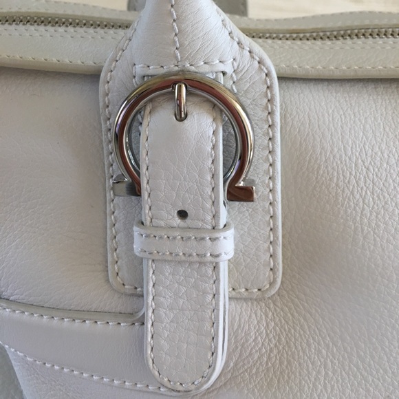 Ferragamo white leather bag - Picture 2 of 13