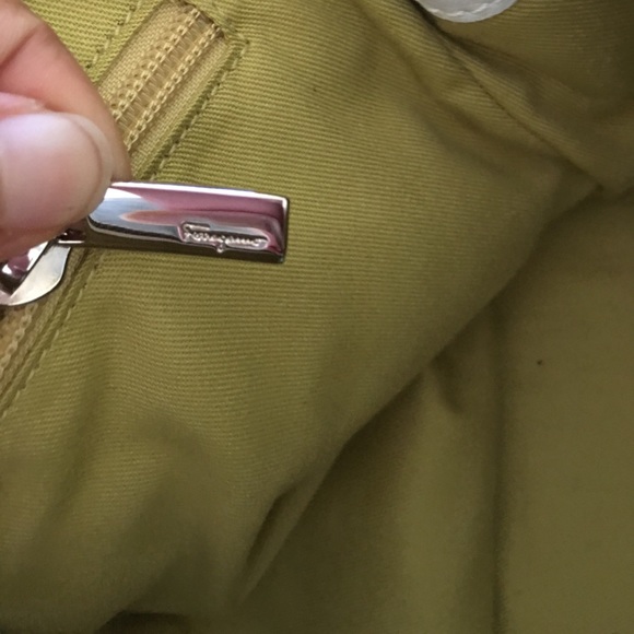 Ferragamo white leather bag - Picture 6 of 13