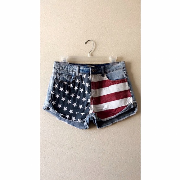 ✨SOLD✨ High Waisted American Flag Shorts - Picture 1 of 5