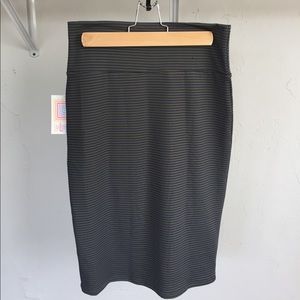 GORGEOUS BNWT Lularoe Cassie, Small