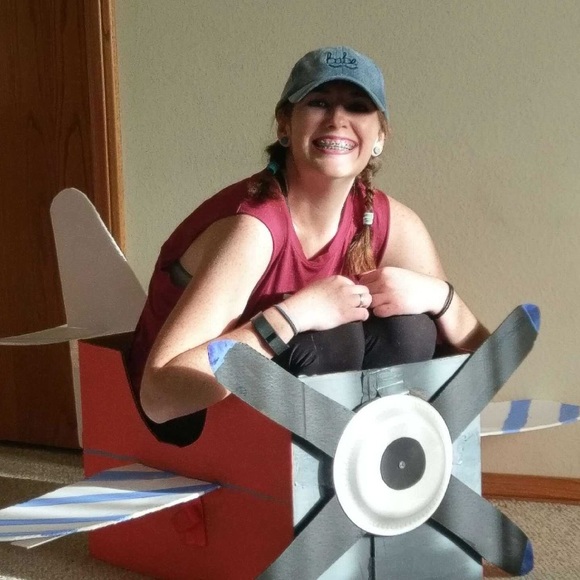 Meet your Posher, Krystal - Picture 2 of 2