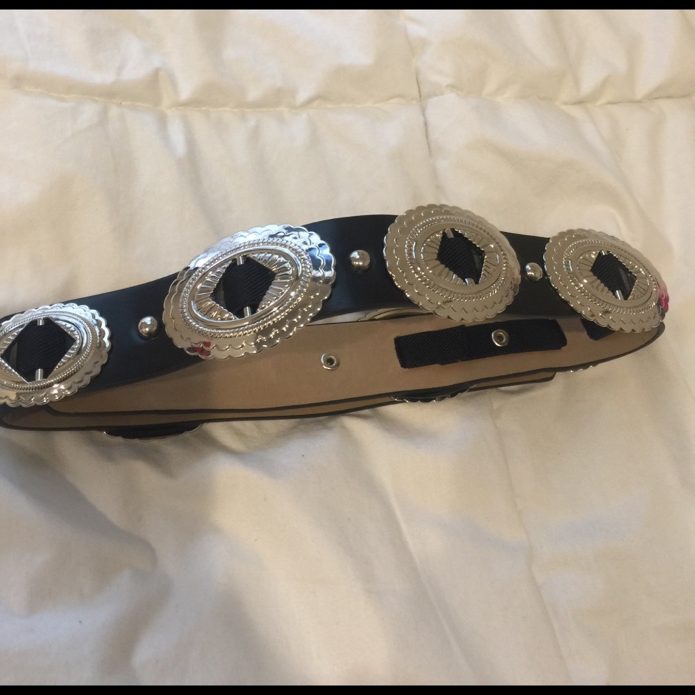 NWOT waist buckle belt PRINCESS POLLY