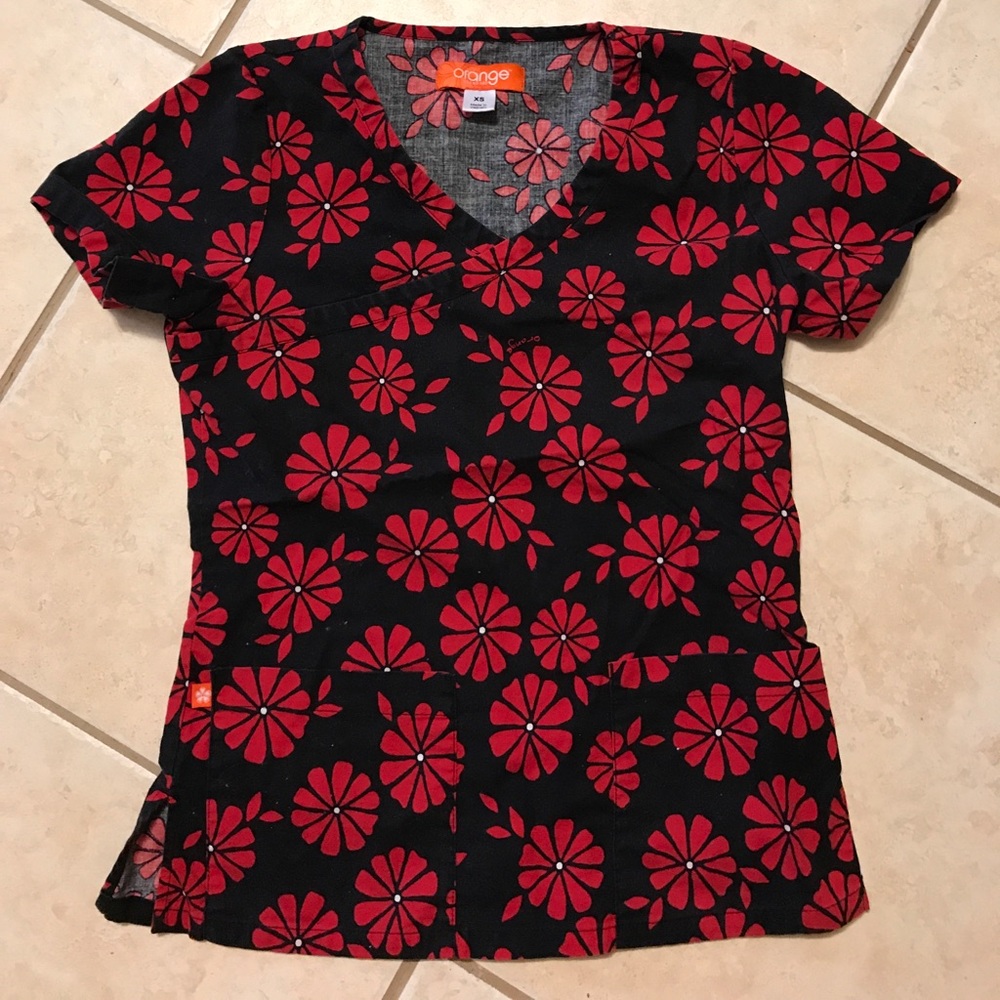 Floral scrub top