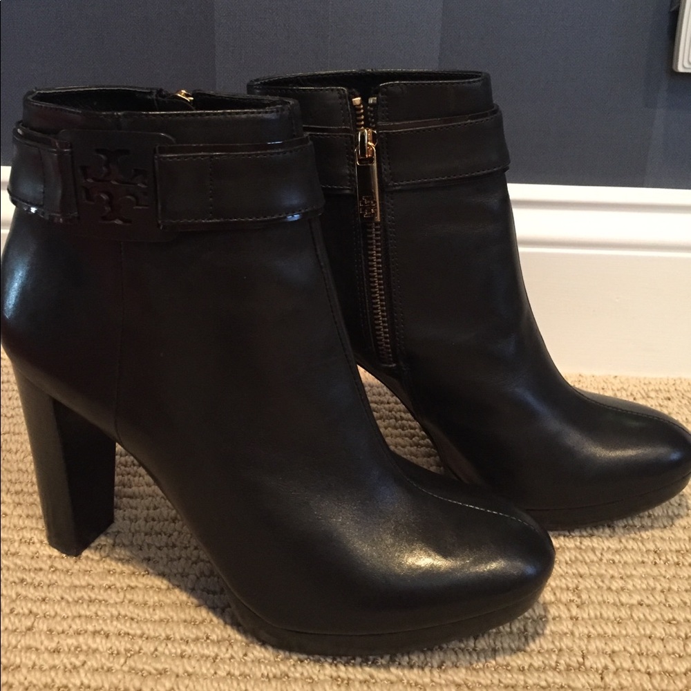 Black leather Tory Burch ankle boots/booties sz 8