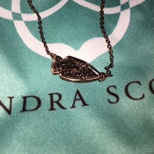 Kendra Scott necklace