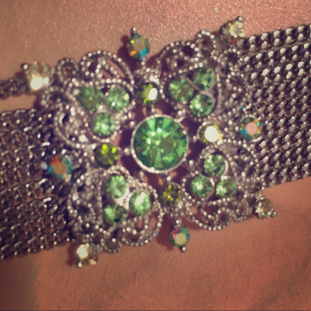 Silver and green chain bracelet