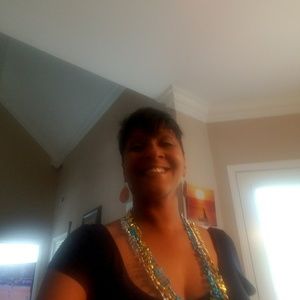 Meet your Posher, Monique