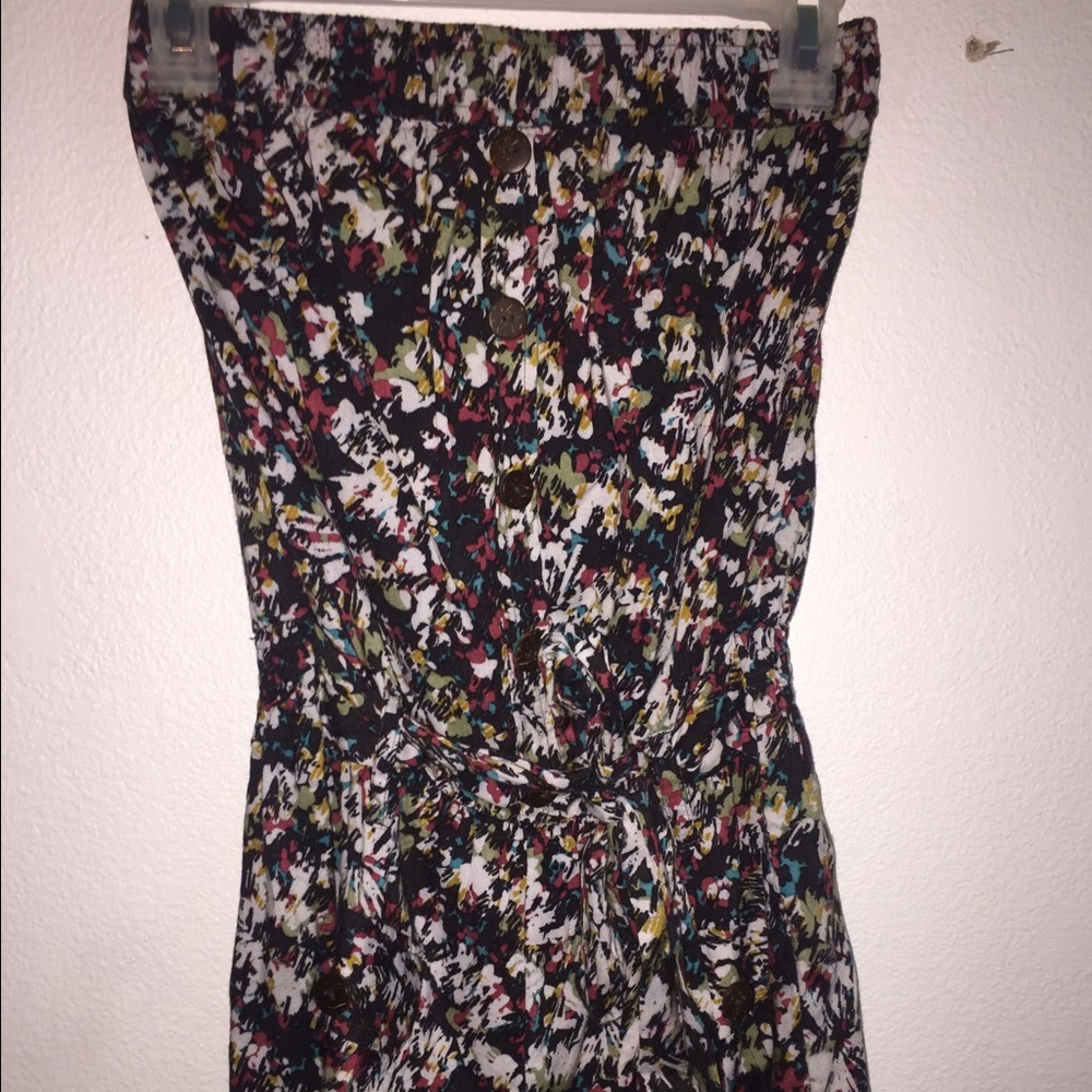 Strapless, short romper