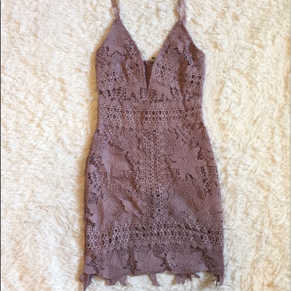 HP✨ Lavender lace mini tight fitted dress - Picture 4 of 6