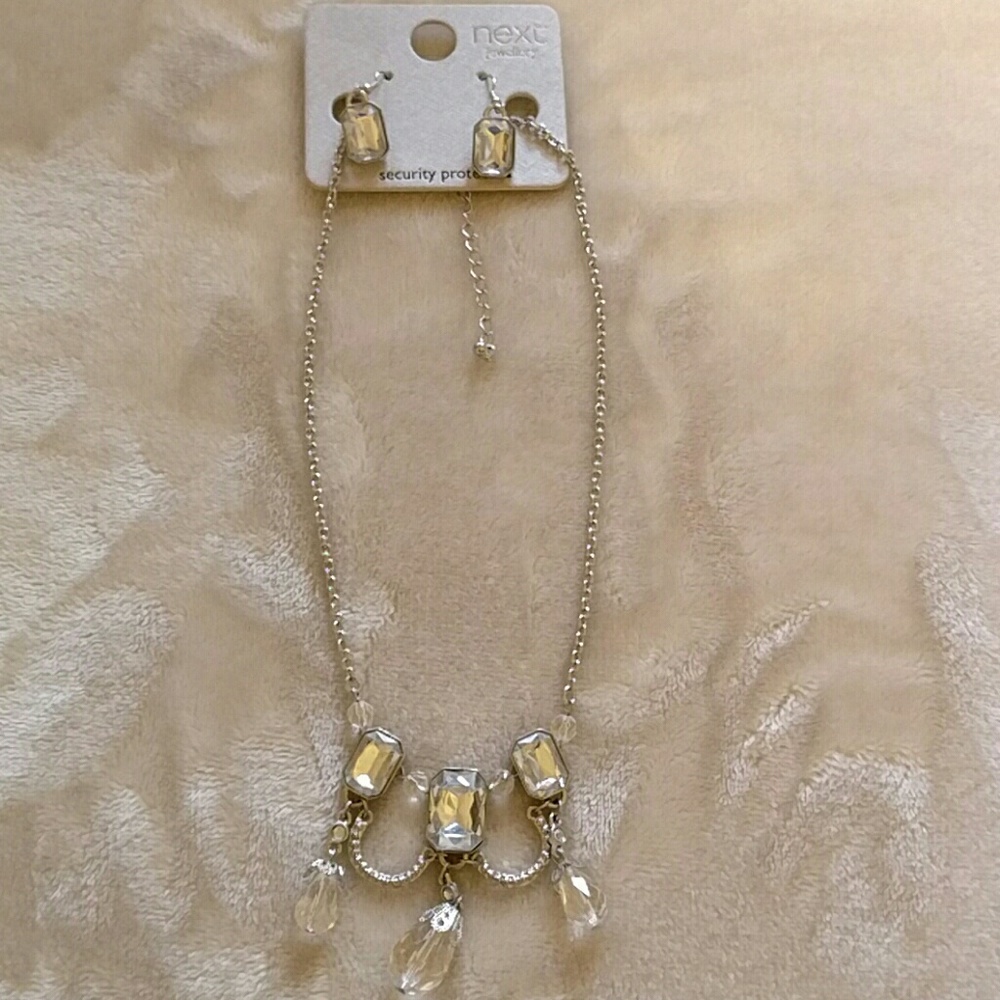 NWT silver stone necklace set