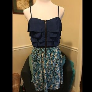 Pleated top dress. Zipper front