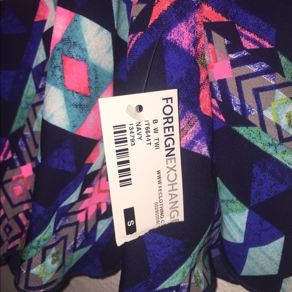 Colorful crop top - Picture 2 of 2