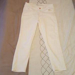 White summer Old Navy skinny jeans.