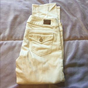 White Jean AE capris